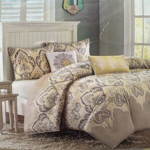 Elegant Madison Park Paisley Bedding Set in Yellow and Gray